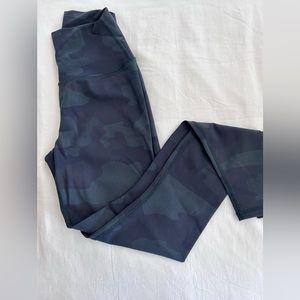 Alo xs full length camo legging